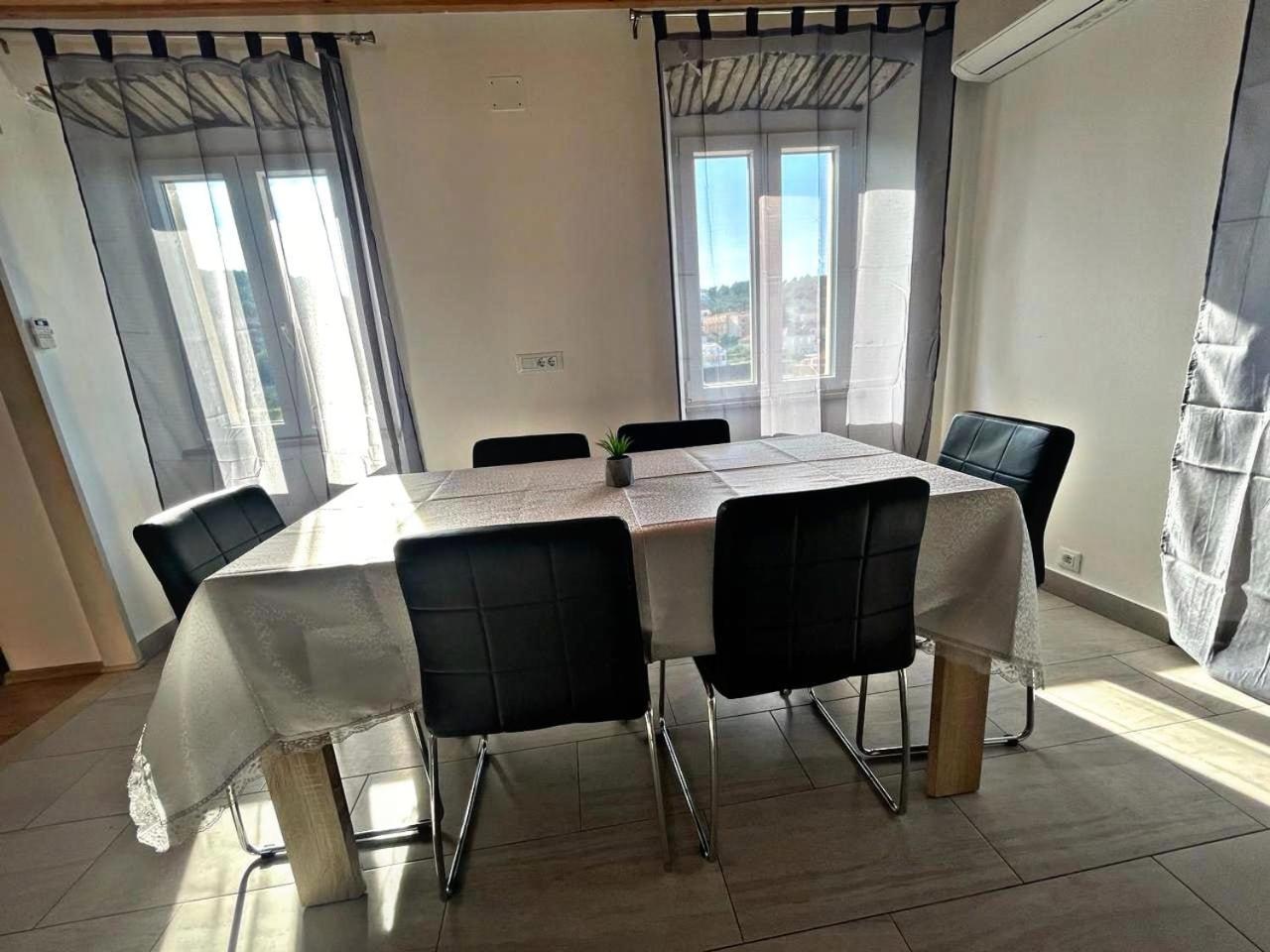 Amani Modern Apartment Lumbarda Exterior foto